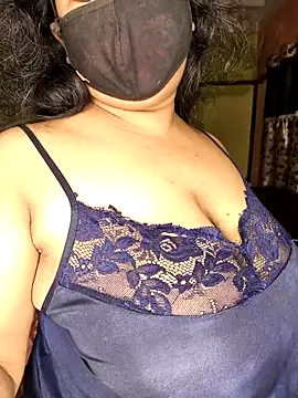 Snapshot of Smile-quien chatting on October 31, 2025, 3:25 am Smile-quien online show from October 31, 2025, 3:25 am