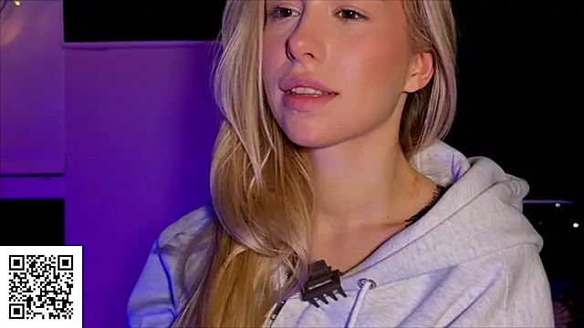 ElysiaXo online show from November 6, 2025, 10:14 pm