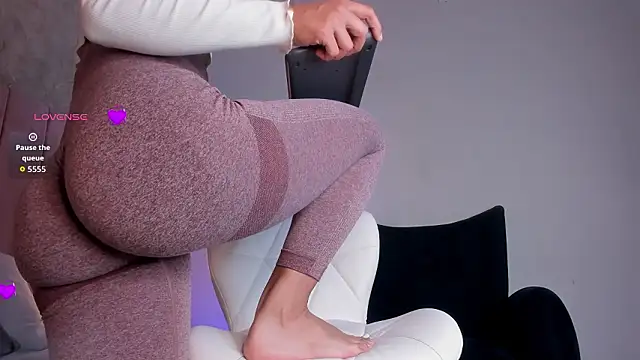 agatha jener online show from March 23, 2026, 11:32 am