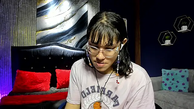 christina vamp1 online show from November 10, 2025, 1:27 pm