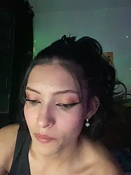 Mia Clay1 online show from May 17, 2026, 4:01 am