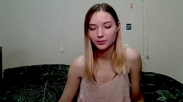  kikiclark   online show from October 12, 2025, 8:32 pm