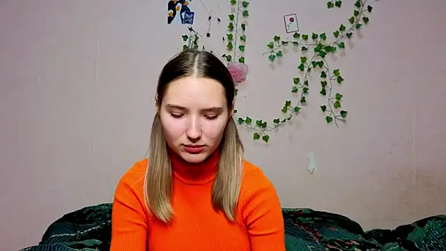  kikiclark   online show from December 19, 2025, 8:55 pm