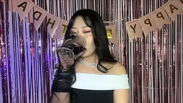 Snapshot of WonderMira chatting on October 20, 2025, 1:11 pm WonderMira online show from October 20, 2025, 1:11 pm