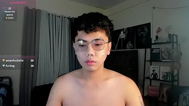mightyhotcock online show from September 17, 2025, 8:49 am