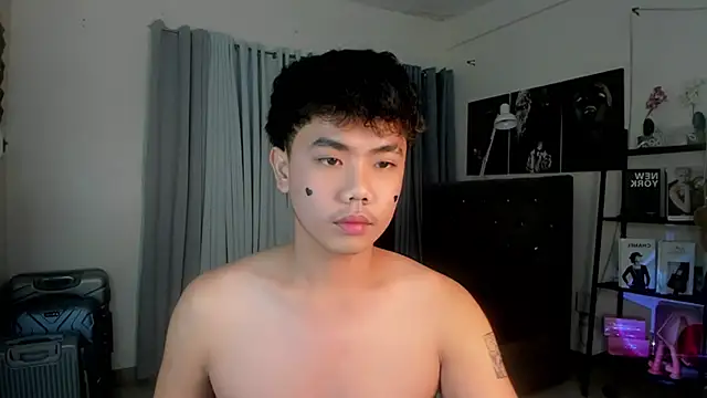 mightyhotcock online show from September 16, 2025, 3:57 pm