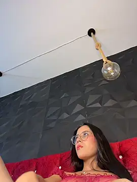 Juanita-Diaz online show from December 4, 2025, 8:52 pm