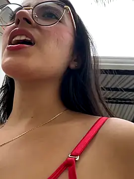 Juanita-Diaz online show from October 9, 2025, 8:31 pm