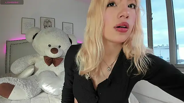 Snapshot of Mayajhons chatting on October 9, 2025, 11:33 am Mayajhons online show from October 9, 2025, 11:33 am