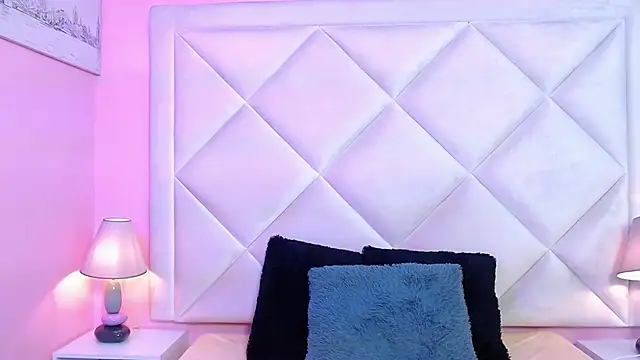 Snapshot of Miaa_Smithh__ chatting on November 7, 2025, 1:37 pm Miaa Smithh online show from November 7, 2025, 1:37 pm