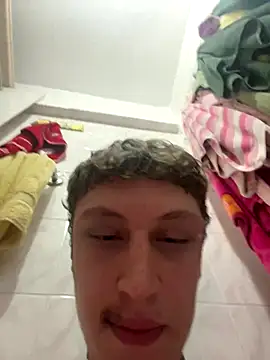 Snapshot of efeeee35 chatting on October 19, 2025, 10:01 pm efeeee35 online show from October 19, 2025, 10:01 pm