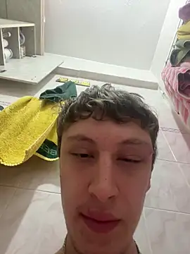 Snapshot of efeeee35 chatting on October 16, 2025, 10:12 am efeeee35 online show from October 16, 2025, 10:12 am