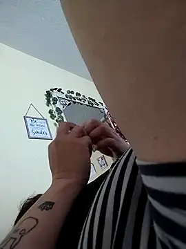 denissebombon online show from April 24, 2026, 10:56 pm