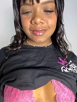 Snapshot of SereiaHott chatting on November 18, 2025, 8:01 pm SereiaHott online show from November 18, 2025, 8:01 pm