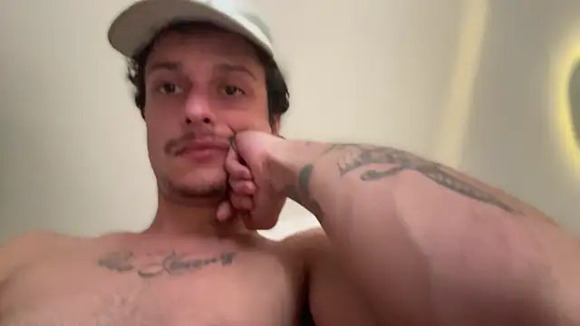 chrisalmeid  online show from April 4, 2026, 10:44 am