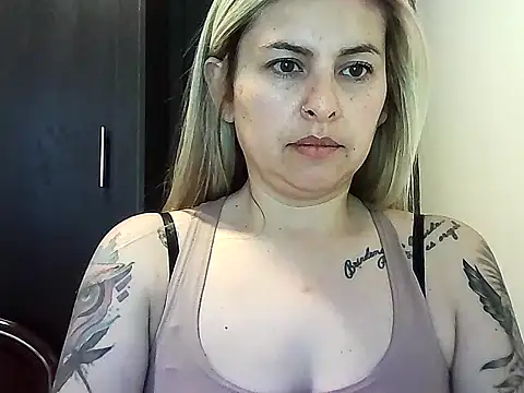 Valery  Rouse  online show from October 10, 2025, 3:02 pm