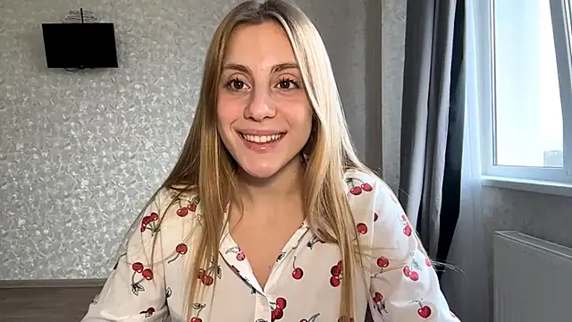 DreamyOlivia online show from November 1, 2025, 11:48 am