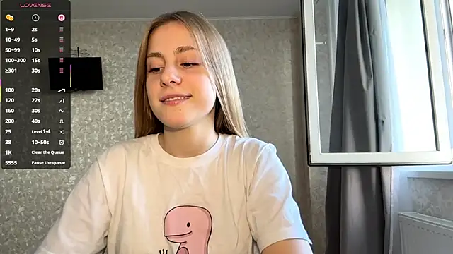DreamyOlivia online show from September 19, 2025, 2:21 pm