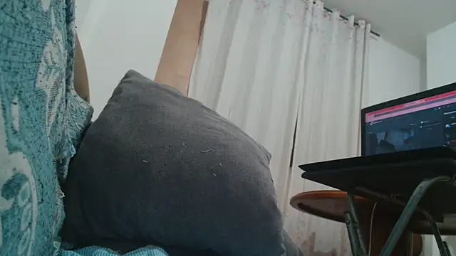 SecretBrunette online show from December 1, 2025, 2:01 am