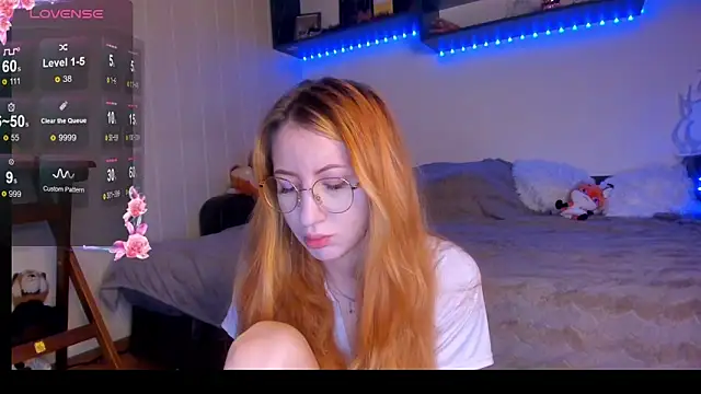 DaddysLittleSlutfox online show from December 15, 2025, 5:57 am