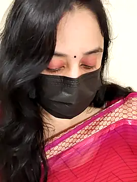 Monica cams online show from November 18, 2025, 4:43 pm