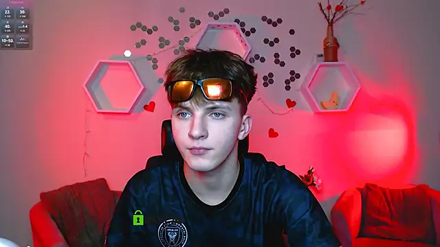 travis wolf  online show from October 15, 2025, 7:00 pm