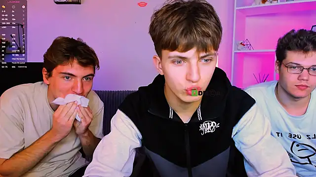 travis wolf  online show from November 13, 2025, 8:24 pm