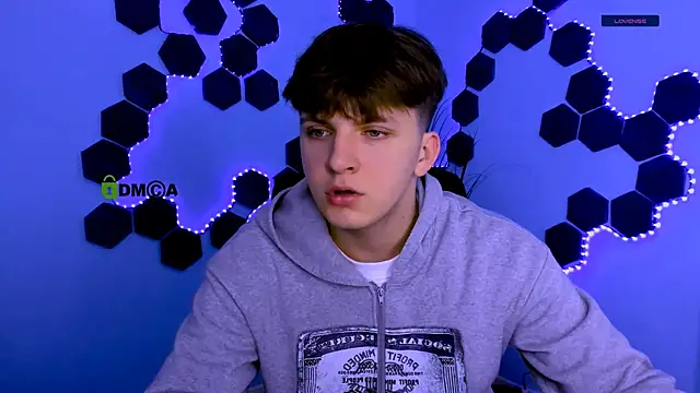 travis wolf  online show from April 10, 2026, 8:54 am