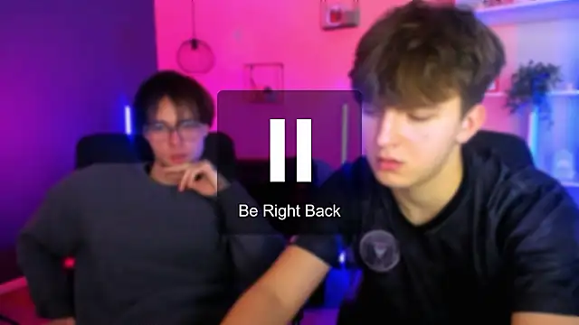 Snapshot of travis_wolf_ chatting on February 2, 2026, 9:41 am travis wolf online show from February 2, 2026, 9:41 am