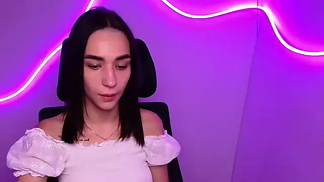 Snapshot of Bella_Night4 chatting on September 15, 2025, 5:30 am Bella Night4 online show from September 15, 2025, 5:30 am