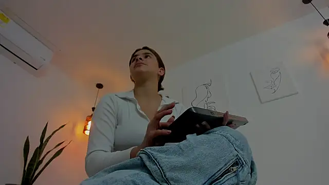 kaylajhonnes6 online show from November 16, 2025, 1:27 pm