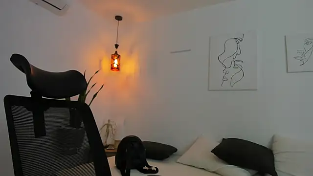 kaylajhonnes6 online show from November 23, 2025, 2:38 pm