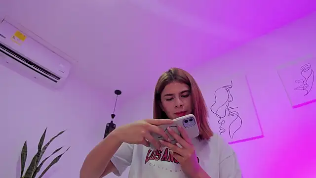 kaylajhonnes6 online show from November 10, 2025, 7:19 pm