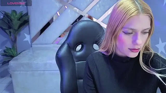 Snapshot of Candy_kush_t chatting on February 12, 2026, 8:30 pm Candy kush t online show from February 12, 2026, 8:30 pm