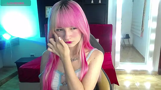 Snapshot of _Charlotte_Collins_ chatting on June 1, 2026, 3:55 pm Charlotte Collins online show from June 1, 2026, 3:55 pm