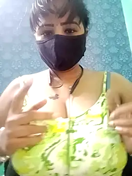 Snapshot of tamil_Vennila chatting on October 17, 2025, 9:23 am tamil Vennila online show from October 17, 2025, 9:23 am