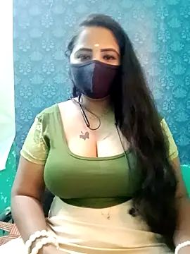 Snapshot of tamil_Vennila chatting on November 5, 2025, 10:07 am tamil Vennila online show from November 5, 2025, 10:07 am