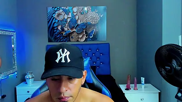 Snapshot of AngelAndChris chatting on October 20, 2025, 12:49 pm AngelAndChris online show from October 20, 2025, 12:49 pm
