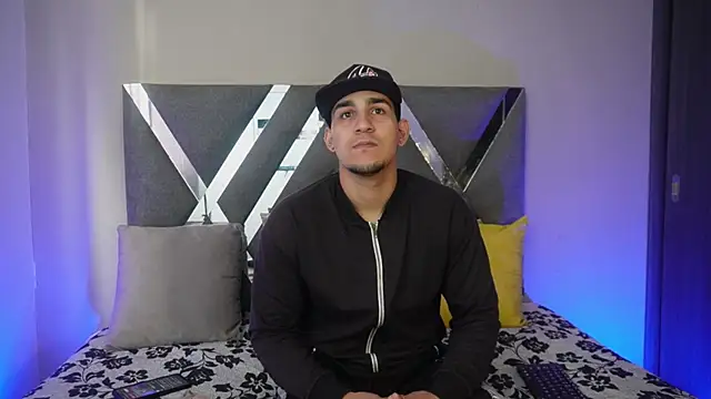 massimo vidal  online show from September 29, 2025, 12:11 pm