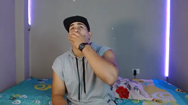 massimo vidal  online show from October 28, 2025, 1:43 pm