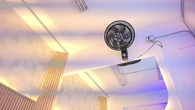 Liss-Reyes online show from March 1, 2026, 1:33 pm