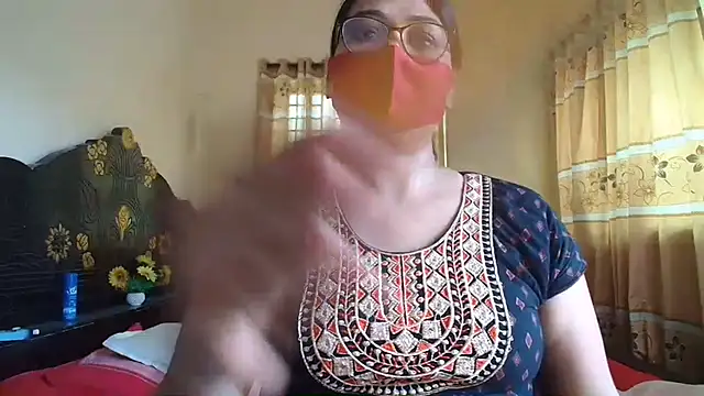 Elena cruz5 online show from July 2, 2026, 4:07 am