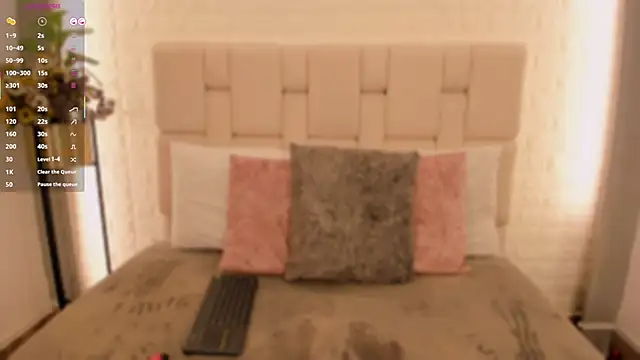 Vale Lux online show from October 31, 2025, 3:58 am