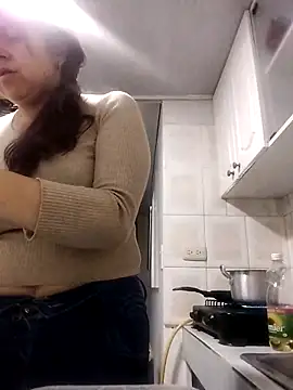 CARITOMIO online show from April 1, 2026, 12:24 am