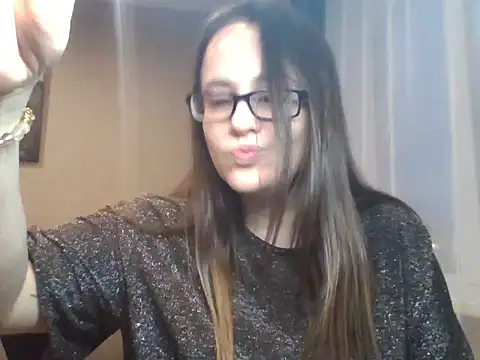 Snapshot of karina160000 chatting on February 13, 2026, 2:06 pm karina160000 online show from February 13, 2026, 2:06 pm