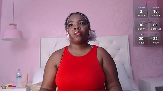 EvaaTayson online show from September 29, 2025, 7:41 pm