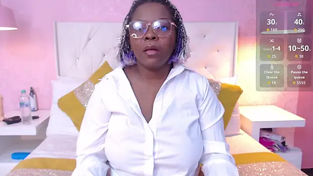 EvaaTayson online show from October 2, 2025, 5:27 pm