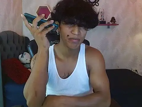 bull cam online show from November 12, 2025, 5:17 pm