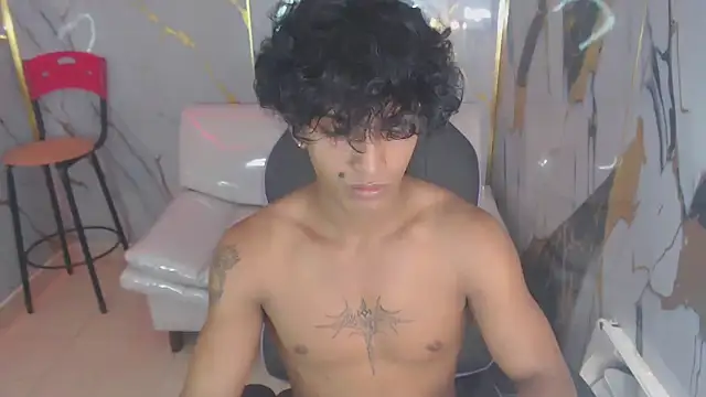 bull cam online show from October 26, 2025, 4:18 pm