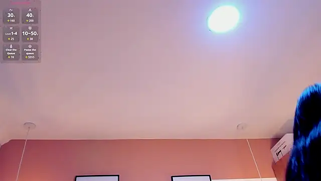 Mia Valentine  online show from December 18, 2025, 8:12 pm